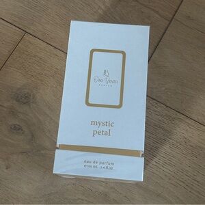 Oro Vento Mystic Petal Eau de Parfum